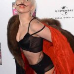 Fan(atico) di Lady Gaga cambia nome in "Artpop" - Thumbnail