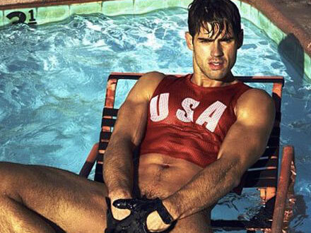 6a00d83451d8ee69e201a3fc7e4b8f970b-500wi - hustle chad white - Gay.it