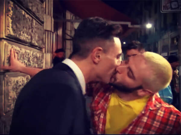 Vuoi fare l’amore con me? Le Iene ci provano con gli sconosciuti