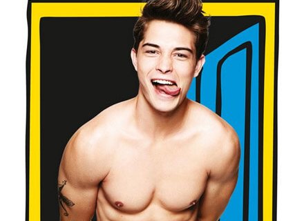 Sexy? Anche in pigiama si pu&ograve; - lachowski - Gay.it