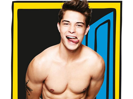 Sexy? Anche in pigiama si pu&ograve; - lachowski - Gay.it