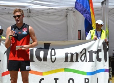 I giocatori di football aprono il Melbourne Pride - melbourne prideBASE - Gay.it