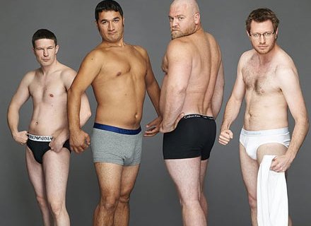 Uomini comuni invece di modelli: la pubblicit&agrave; di intimo sarebbe cos&igrave; - modelli vs uomini - Gay.it