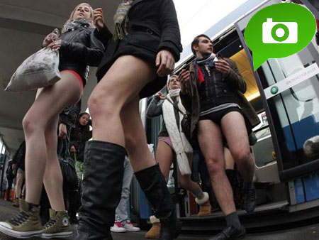Tutti in mutande nella metro di New York - mutande newyorkBASE - Gay.it