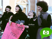 30 anni fa il primo gay pride. Le foto dello storico evento - pisa79fotoBASE - Gay.it