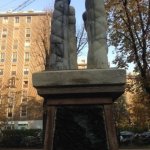 Milano. La scultura hard con i falli ha un nome: "Quattro sentinelle" - Thumbnail