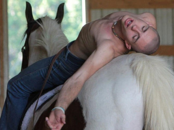 Cosa c'è di più sexy di un uomo e un cavallo? - uomini e cavalli1 - Gay.it