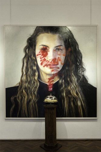 Vandali a Roma ad una mostra d’arte