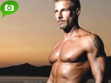 Scappare dall'isola a 43 anni - vittoriomasciaBASE - Gay.it