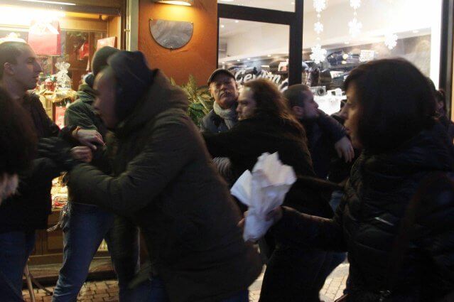 Piacenza: aggredito consigliere, in piazza contro le Sentinelle