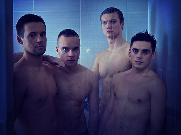 Chris Mears e colleghi sotto la doccia: le foto hot di Attitude - attitude chris mears and friend BS - Gay.it