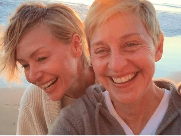 Ellen e Portia: 10 anni insieme e due selfie su Twitter