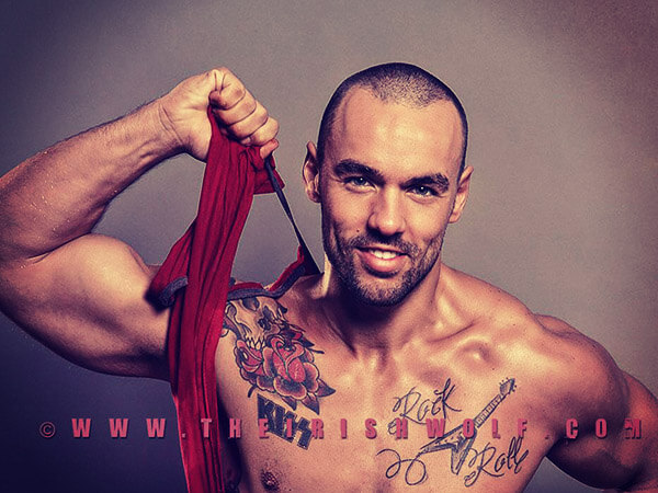 Eric Leto: il calendario "tutto-muscoli" per il 2015 - eric leto BS - Gay.it