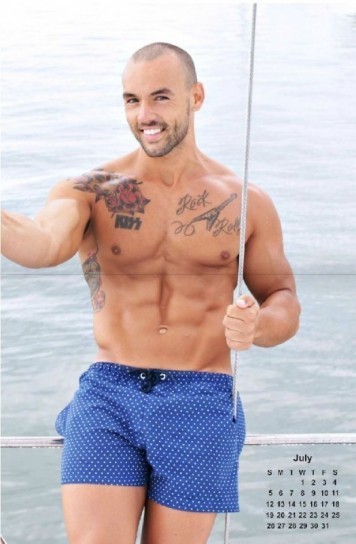 Eric Leto: il calendario "tutto-muscoli" per il 2015