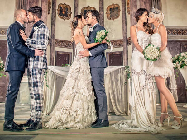 È sposa: a Napoli sfilano anche gli sposi gay e le spose lesbiche