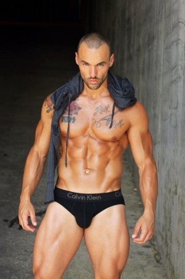 Eric Leto: il calendario "tutto-muscoli" per il 2015