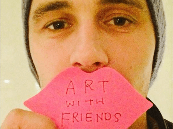 James Franco si sente un po’ Madonna e canta “Like a Virgin”