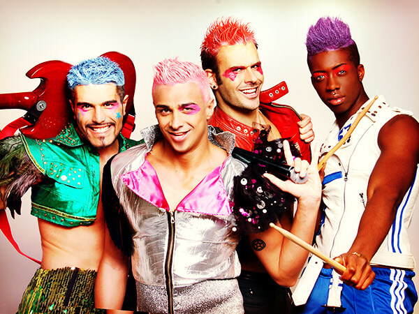 Save the date: Paolo Tuci lancia il video di Jem & The Holograms - paolo tuci gem holograms backstage BS - Gay.it