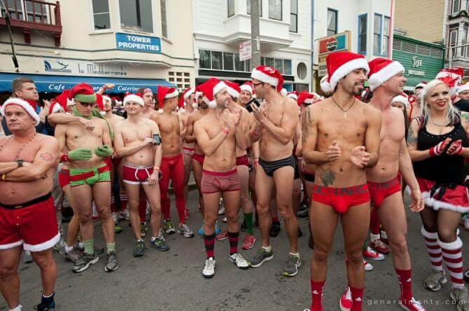Santa Skivvies Run: torna la corsa dei Babbo Natale in slip