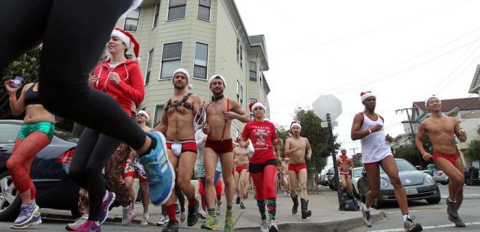 Santa Skivvies Run: torna la corsa dei Babbo Natale in slip