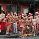 Santa Skivvies Run: torna la corsa dei Babbo Natale in slip - Thumbnail