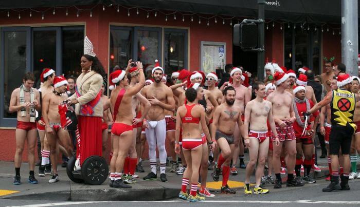 Santa Skivvies Run: torna la corsa dei Babbo Natale in slip