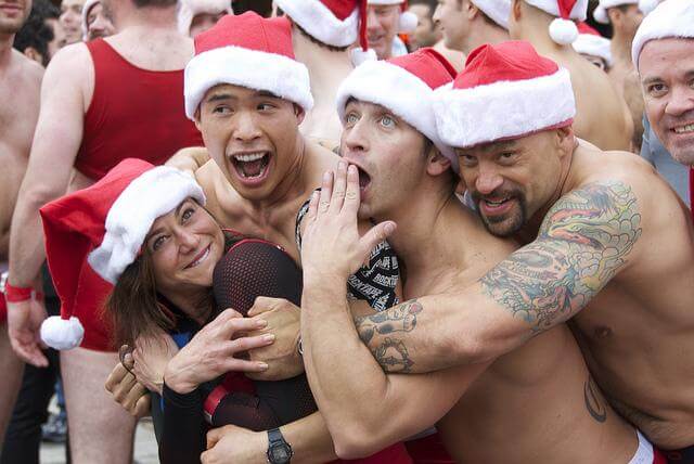 Santa Skivvies Run: torna la corsa dei Babbo Natale in slip