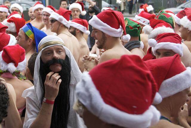 Santa Skivvies Run: torna la corsa dei Babbo Natale in slip