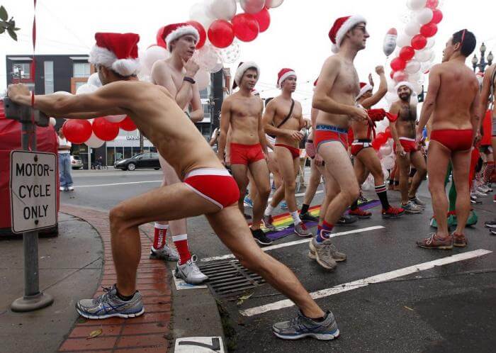 Santa Skivvies Run: torna la corsa dei Babbo Natale in slip