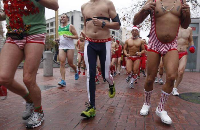 Santa Skivvies Run: torna la corsa dei Babbo Natale in slip