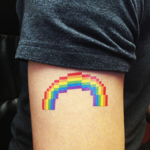 I 15 tattoo "gay" più favolosi e rainbow che tu abbia mai visto