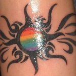 I 15 tattoo "gay" più favolosi e rainbow che tu abbia mai visto - Thumbnail