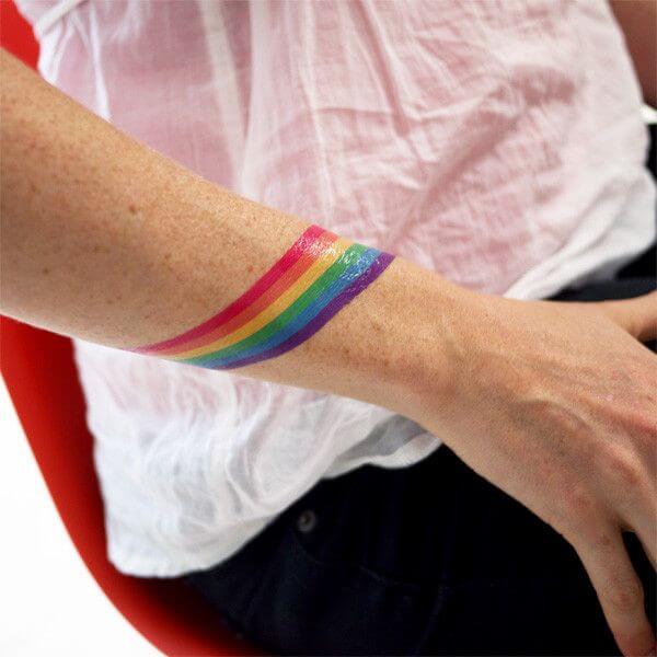 I 15 tattoo "gay" più favolosi e rainbow che tu abbia mai visto