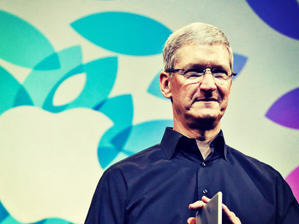 Tim Cook fa un'ingente donazione a Human Rights Campaign - tim cook apple ceo BS - Gay.it
