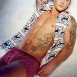 Dan Osborne resta nudo e si candida come Babbo Natale sexy dell'anno - Thumbnail
