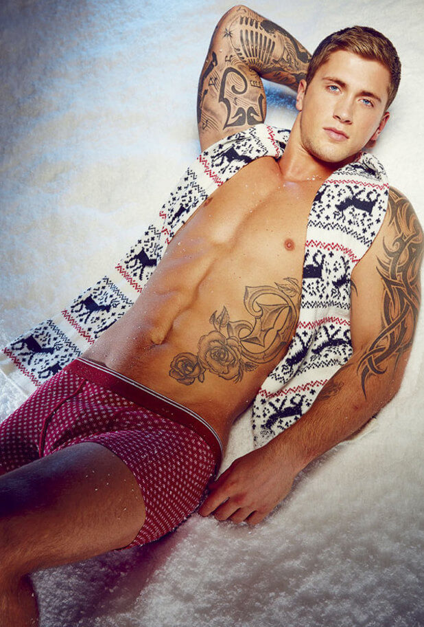 Dan Osborne resta nudo e si candida come Babbo Natale sexy dell'anno