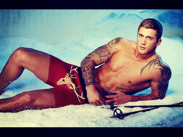 Dan Osborne resta nudo e si candida come Babbo Natale sexy dell'anno - towie dan osborne santa BS - Gay.it