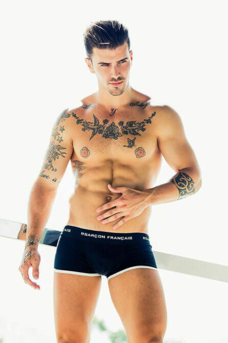 Adan González e i suoi tatuaggi in slip per Garçon Français