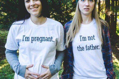 Stanno per avere un figlio: lo speciale annuncio di questa coppia lesbica - annuncio gravidanza lesbiche - Gay.it