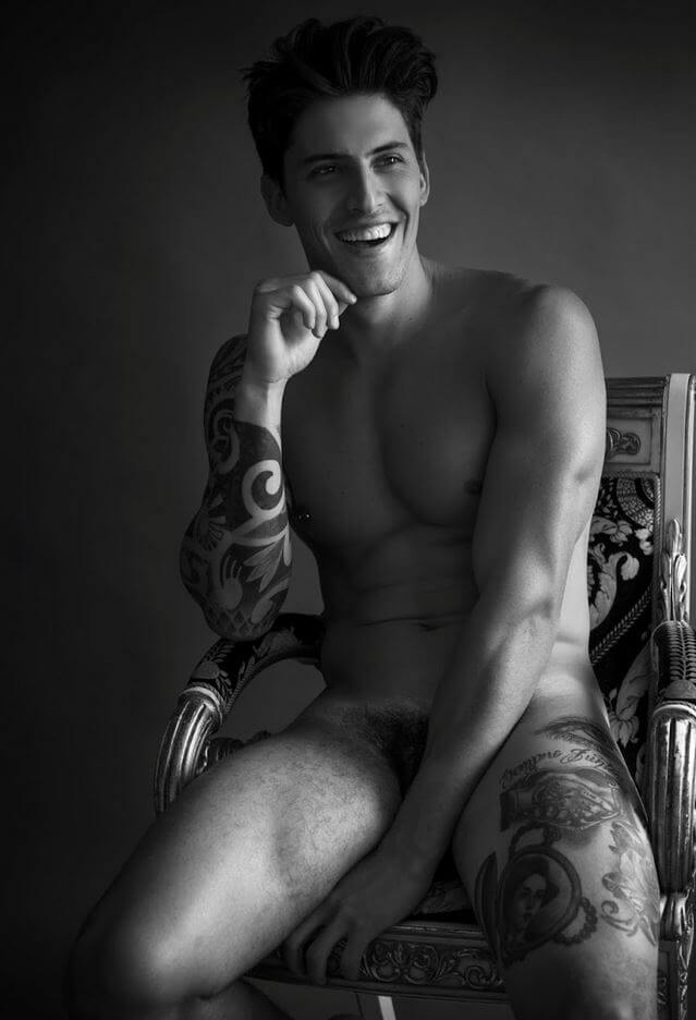 Didio immortala Danilo Borgato: il sensuale omaggio a Gianni Versace