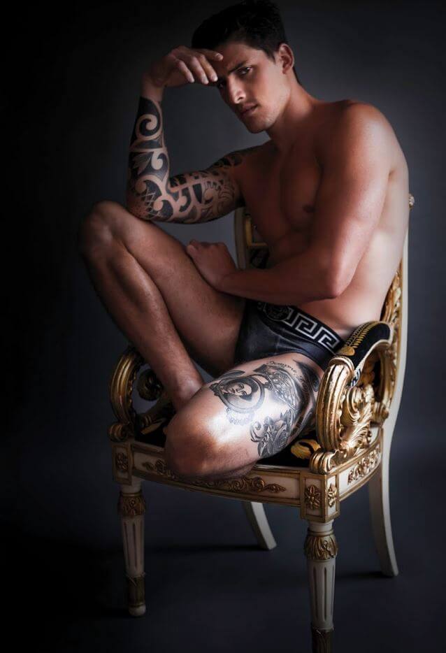 Didio immortala Danilo Borgato: il sensuale omaggio a Gianni Versace