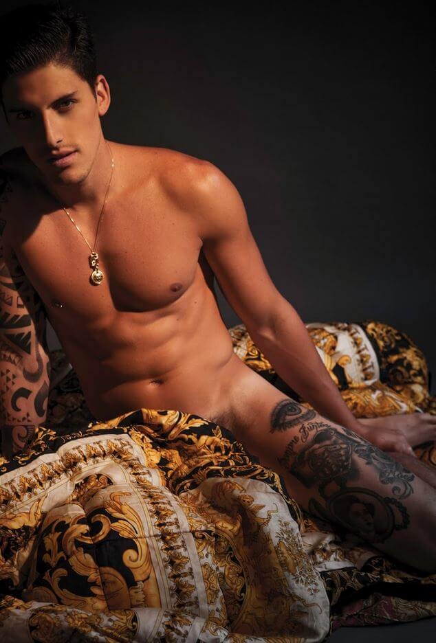 Didio immortala Danilo Borgato: il sensuale omaggio a Gianni Versace