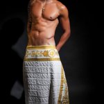 Didio immortala Danilo Borgato: il sensuale omaggio a Gianni Versace - Thumbnail