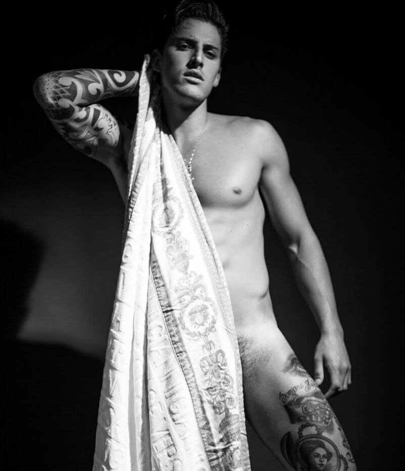 Didio immortala Danilo Borgato: il sensuale omaggio a Gianni Versace