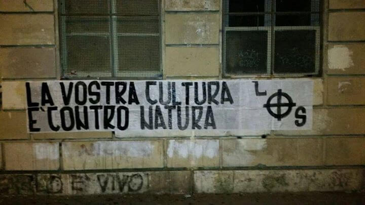 Omofobia, nuovi striscioni nelle scuole di Roma