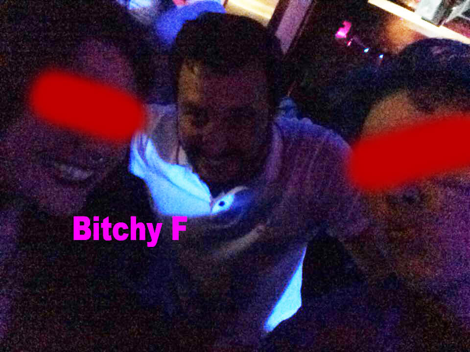 Matteo Salvini in un locale gay di Milano(?) Le foto