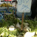 Finocchi al mercato. A Bari vendono i "Gay di Mola" - Thumbnail