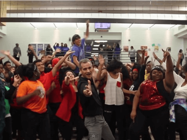 La scuola di Glee? Esiste davvero: ecco il video