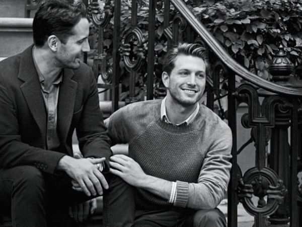 La promessa d'amore eterno, gay, nella pubblicità di Tiffany - tiffany coppia gay - Gay.it