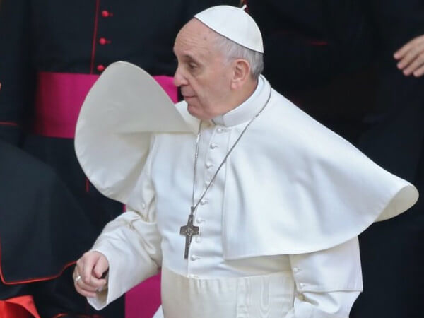 "Sono trans e la mia chiesa non mi vuole": il Papa lo riceve a Roma - trans papa1 1 - Gay.it